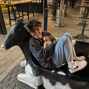 Meet your Posher, Jonathan